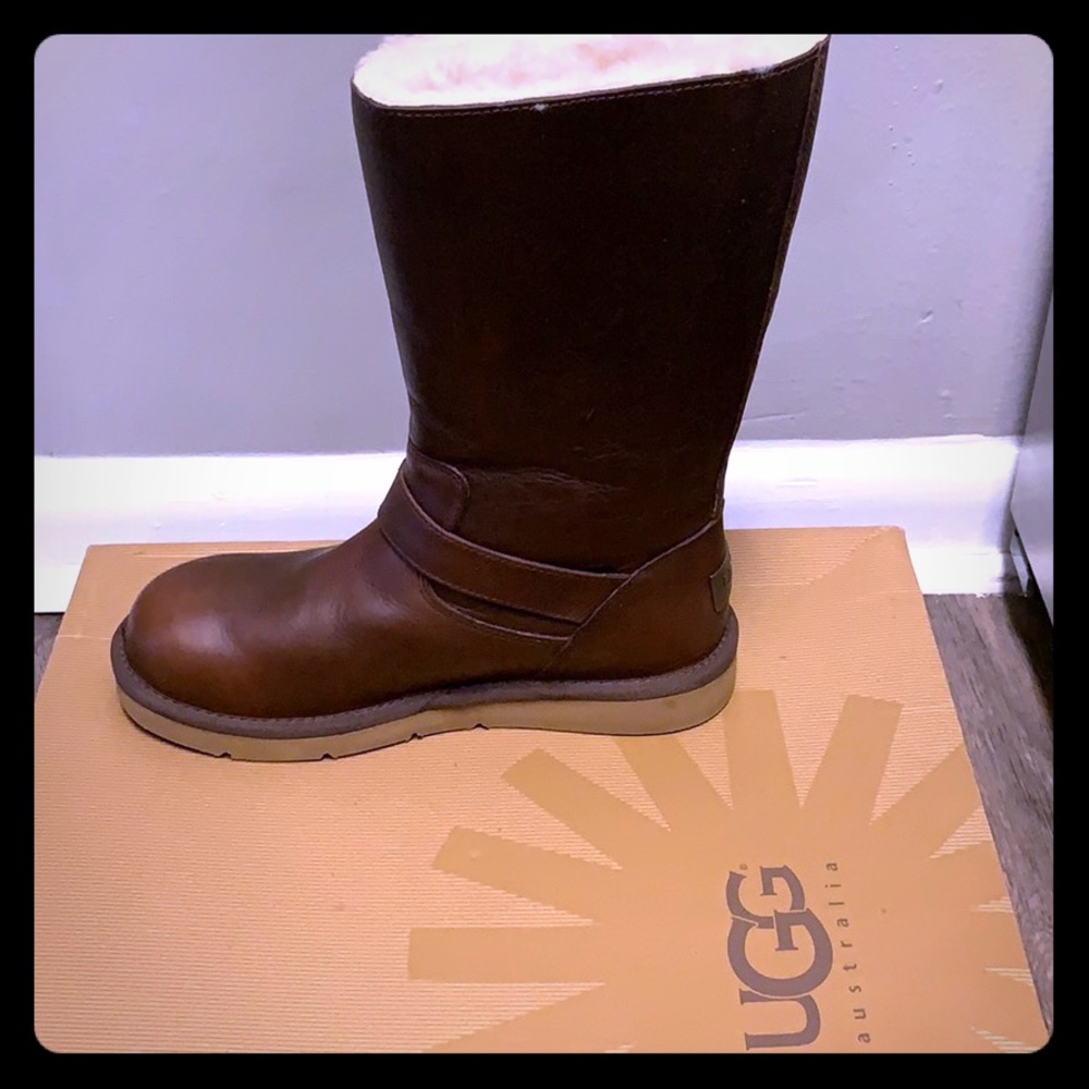UGG Kensington boots size 8 brand new in box❤️